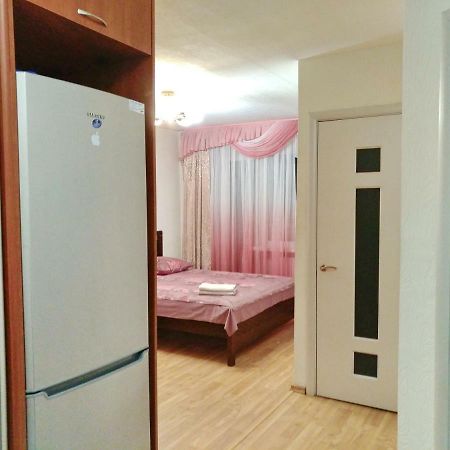 1-Комнатная Квартира С Кухней Люкс На Пр. А. Поля, 62 ドニプロペトロウシク エクステリア 写真